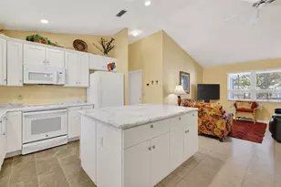 923 Camino Del Rey Dr, The Villages, FL 32159 - Photo 6