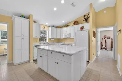 923 Camino Del Rey Drive, The Villages, FL 32159 - Photo 4