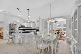 938 Joanna Ln, The Villages, FL 32162 - Photo 8