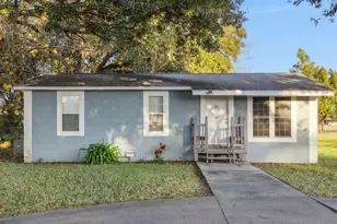 877 Anderson Ave, Mascotte, FL 34753 - Photo 1