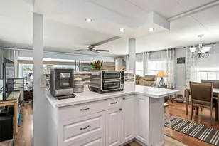 11506 Johnson Cir, Tavares, FL 32778 - Photo 10