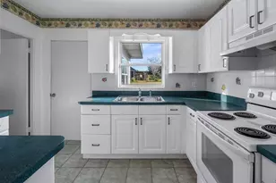 510 N Palm Ave, Howey in the Hills, FL 34737 - Photo 2