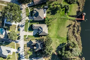 3804 Bayshore Cir, Tavares, FL 32778 - Photo 4