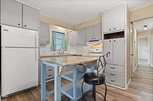 465 Marina Ln, Tavares, FL 32778 - Photo 10