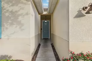 1689 Strathmore Cir, Mount Dora, FL 32757 - Photo 4