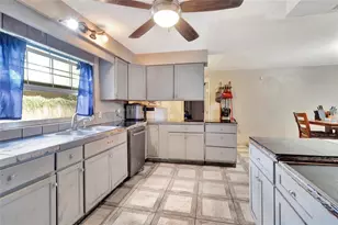 2900 Woodbridge Ln, Orlando, FL 32808 - Photo 14