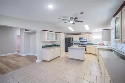 27925 N Pelican Isle Drive, Leesburg, FL 34748 - Photo 12