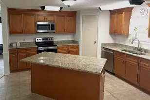 1664 Elkhart Cir, Tavares, FL 32778 - Photo 12