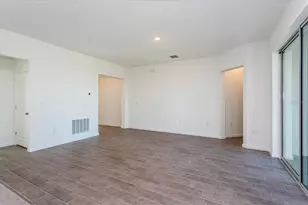 752 Sunshower Dr, Lady Lake, FL 32159 - Photo 4