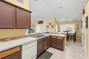 415 Regatta Dr, Groveland, FL 34736 - Photo 10