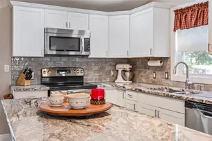 1404 Torrey Pines Dr, The Villages, FL 32159 - Photo 14