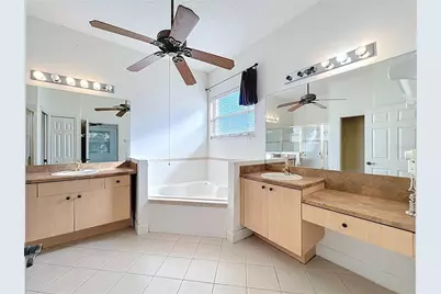 916 Wolf Creek Street, Clermont, FL 34711 - Photo 32