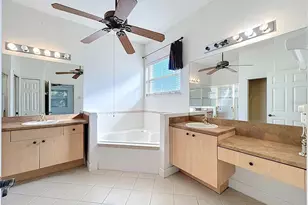 916 Wolf Creek St, Clermont, FL 34711 - Photo 32