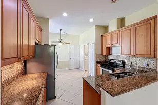 916 Wolf Creek St, Clermont, FL 34711 - Photo 14