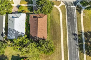 916 Wolf Creek St, Clermont, FL 34711 - Photo 44