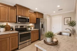 27143 Roanoke Dr, Leesburg, FL 34748 - Photo 2