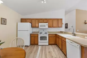 1358 Hollyberry Pl, The Villages, FL 32162 - Photo 12