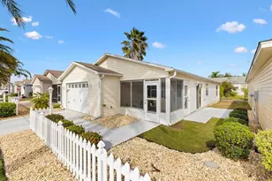 1358 Hollyberry Pl, The Villages, FL 32162 - Photo 2