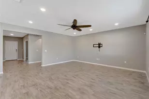 1921 Bell Creek Loop, Fruitland Park, FL 34731 - Photo 4