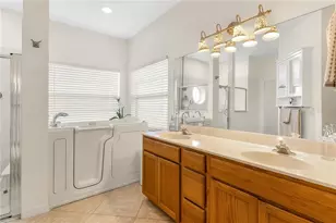 5355 Grove Mnr, Lady Lake, FL 32159 - Photo 32