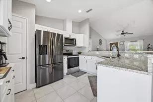 9347 SE 152nd Ln, Summerfield, FL 34491 - Photo 6