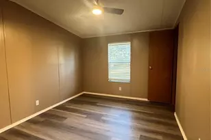 4111 Ryals Rd, Zephyrhills, FL 33541 - Photo 12