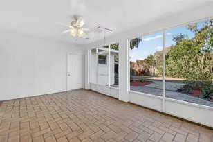 40 S Kentucky Ave, Umatilla, FL 32784 - Photo 8