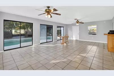 40 S Kentucky Avenue, Umatilla, FL 32784 - Photo 18