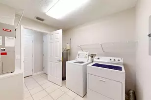 224 W McClendon St, Lady Lake, FL 32159 - Photo 26