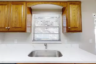 224 W McClendon St, Lady Lake, FL 32159 - Photo 10