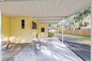 3809 Cr 405N, Lake Panasoffkee, FL 33538 - Photo 2