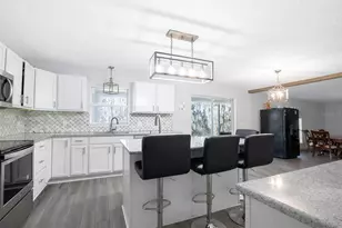 1033 Tawny Eagle Dr, Groveland, FL 34736 - Photo 4