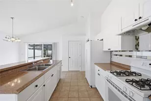 121 Sonja Cir, Davenport, FL 33897 - Photo 10