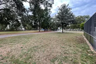 202 S Warfield Ave, Wildwood, FL 34785 - Photo 30