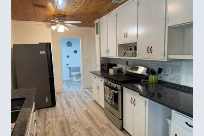 202 S Warfield Avenue, Wildwood, FL 34785 - Photo 8