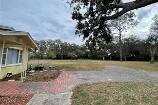 202 S Warfield Ave, Wildwood, FL 34785 - Photo 32