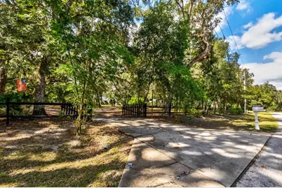 16758 SE 181st Terrace, Weirsdale, FL 32195 - Photo 4