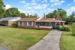 470 Ogden Ave, Umatilla, FL 32784 - Photo 6