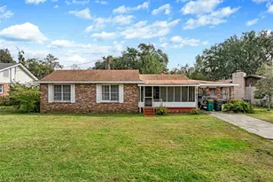 470 Ogden Ave, Umatilla, FL 32784 - Photo 2