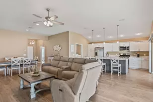 7182 Tippett Trl, The Villages, FL 34762 - Photo 14