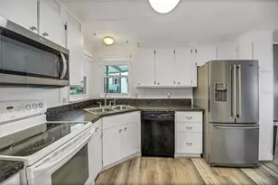 11 Orangewood Dr, Fruitland Park, FL 34731 - Photo 12