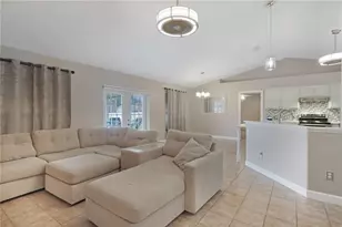 640 Woodview Dr, Tavares, FL 32778 - Photo 8