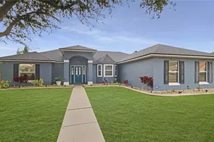 640 Woodview Dr, Tavares, FL 32778 - Photo 1