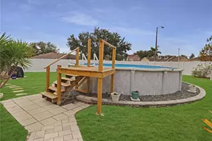 640 Woodview Dr, Tavares, FL 32778 - Photo 36