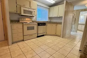 25100 Pine Hill, Leesburg, FL 34748 - Photo 16