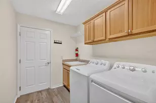858 Wiechens Wy, The Villages, FL 32163 - Photo 24