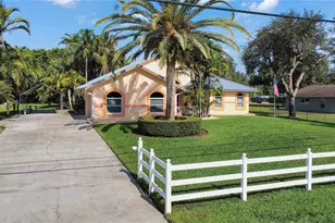 14481 SW 20th St, Davie, FL 33325 - Photo 2