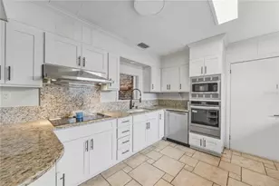 274 W Kings Hwy, Center Hill, FL 33514 - Photo 16