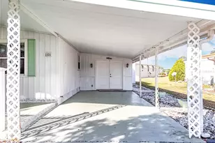 1026 Capella Dr, Tavares, FL 32778 - Photo 2