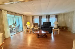 211 Aspen Cir, Leesburg, FL 34748 - Photo 8